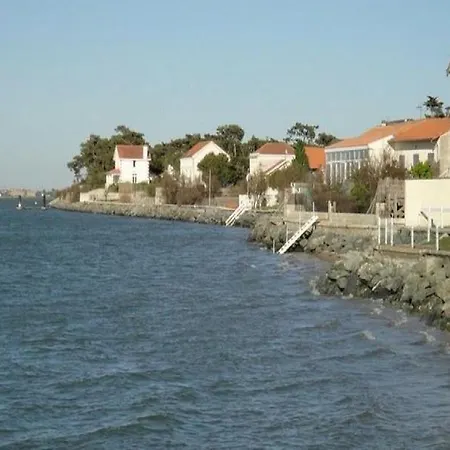 Villa Ronce Les Bains 17 *