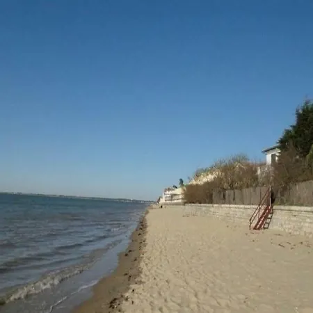 Ronce Les Bains 17 *